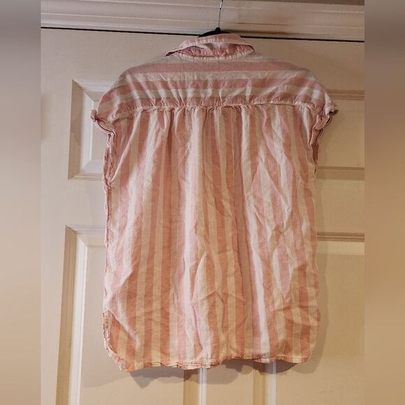 Old Navy pink and white striped short sleeve button up top M - Picture 4 of 4